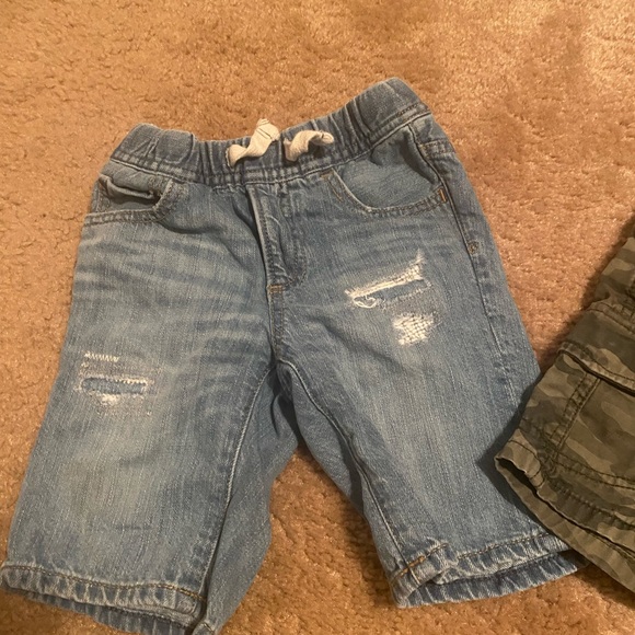 Bundle Gap toddler shorts - Picture 2 of 3